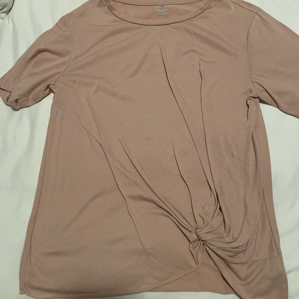 Light pink tee with cute twist at bottom
